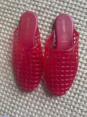 Old Navy Red Jelly Lattice Slide Mules 7